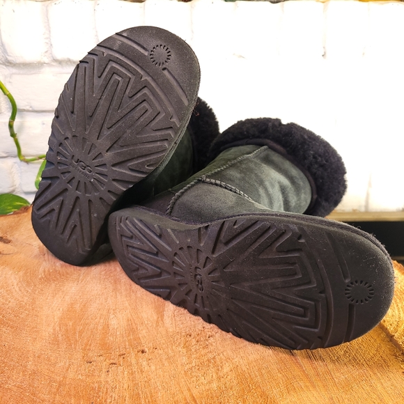 UGG Classic Tall Boots - Picture 10 of 11